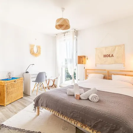 Apartamento Bright With Furnished Balcony