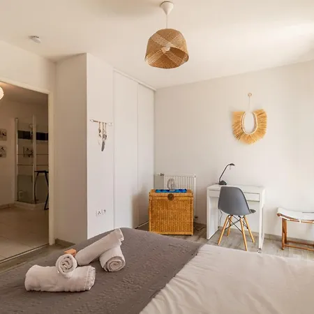 Apartamento Bright With Furnished Balcony